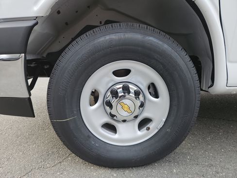 New 2025 Chevrolet Express 3500 LT w/ LT Preferred Equipment Group image 8