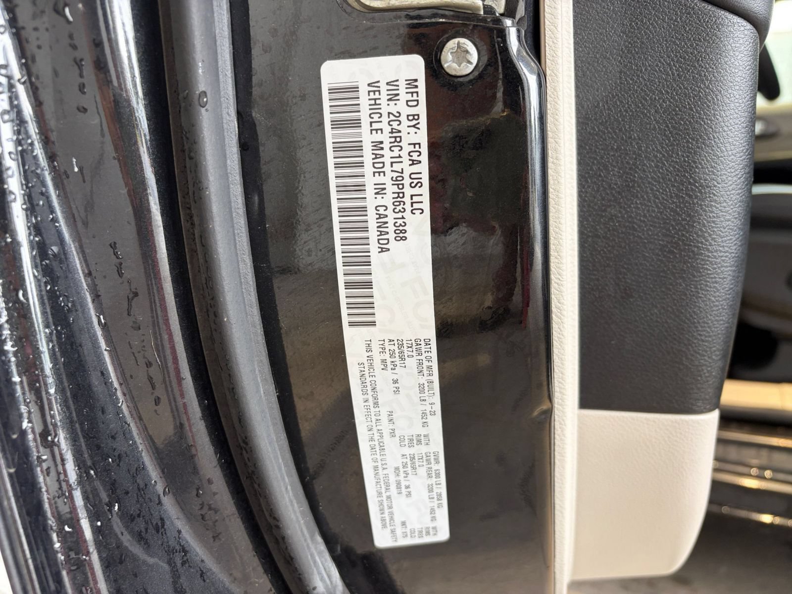 Used 2023 Chrysler Pacifica Touring-L FWD image 30