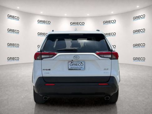 Used 2020 Toyota RAV4 XLE w/ Convenience Package FWD image 6