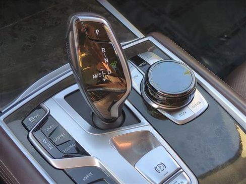 Used 2017 BMW 740e xDrive image 13