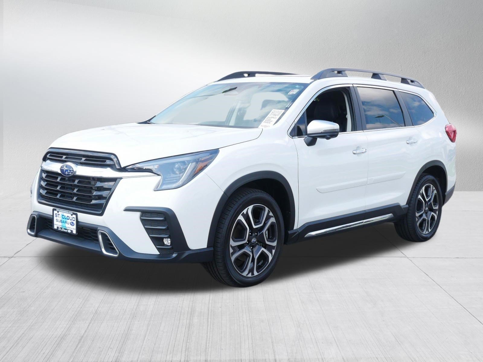 Used 2023 Subaru Ascent Touring AWD/4WD image 3