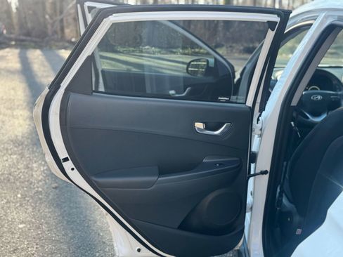 Used 2023 Hyundai Kona SEL image 26