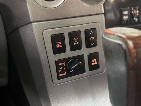 Used 2014 Toyota Sequoia Platinum image 41