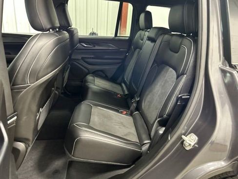 Used 2023 Jeep Grand Cherokee Altitude AWD/4WD image 17