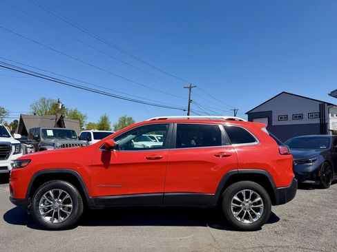Used 2021 Jeep Cherokee Latitude Plus w/ Sun & Sound Group AWD/4WD image 6