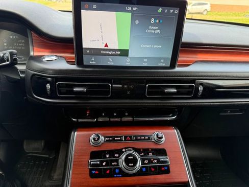Used 2022 Lincoln Aviator Reserve w/ Equipment Group 201A AWD/4WD image 10