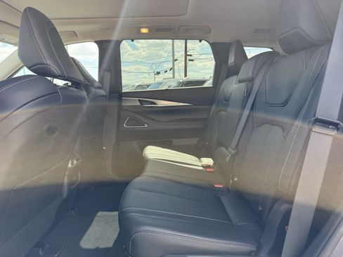 Certified 2025 INFINITI QX60 Luxe w/ Vision Package image 12
