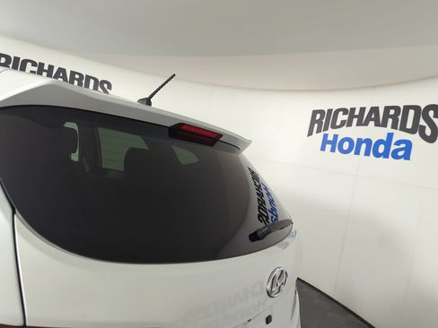 Used 2018 Hyundai Santa Fe Sport FWD image 32