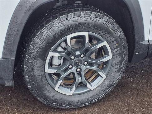 New 2026 Chevrolet Equinox ACTIV w/ LPO, Floor Liner Package FWD image 26