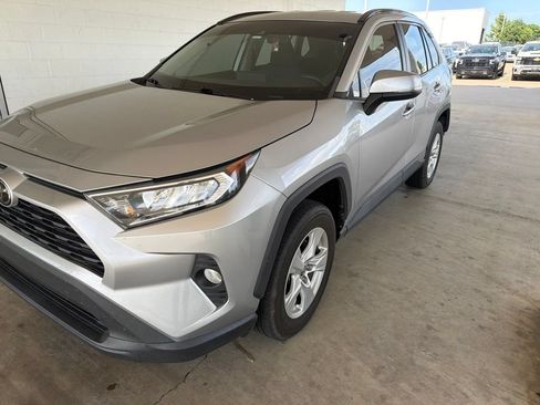 Used 2021 Toyota RAV4 XLE FWD image 3