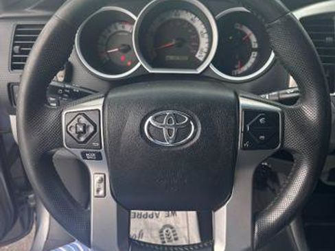 Used 2015 Toyota Tacoma 4x4 Double Cab image 12