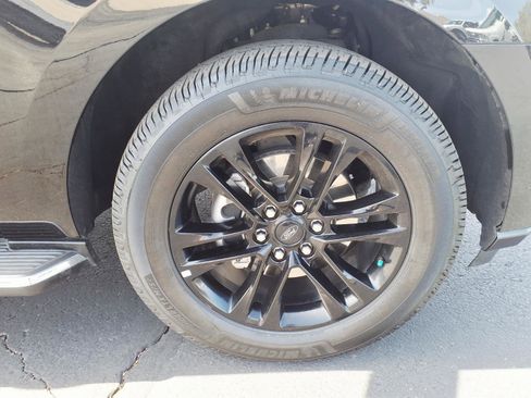 Certified 2023 Ford Expedition XLT RWD image 9