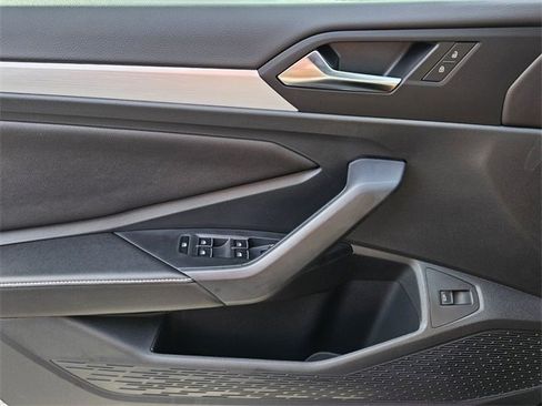 Used 2025 Volkswagen Jetta Sport image 26