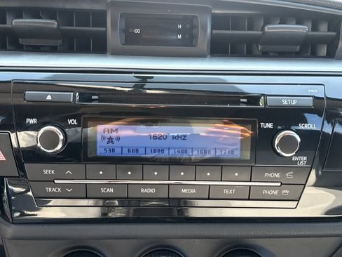 Used 2015 Toyota Corolla L FWD image 25