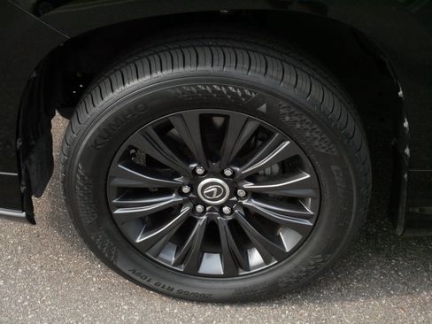 Used 2021 Lexus GX 460 Luxury w/ Sport Design Package AWD/4WD image 15
