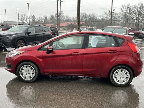 Used 2015 Ford Fiesta SE image 2