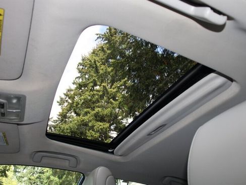 Used 2015 Toyota Avalon XLE Premium FWD image 9