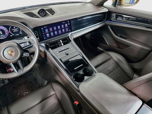 Certified 2025 Porsche Panamera 4S AWD/4WD image 25