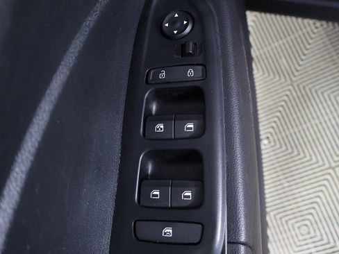 Certified 2024 Hyundai Venue SEL FWD image 31