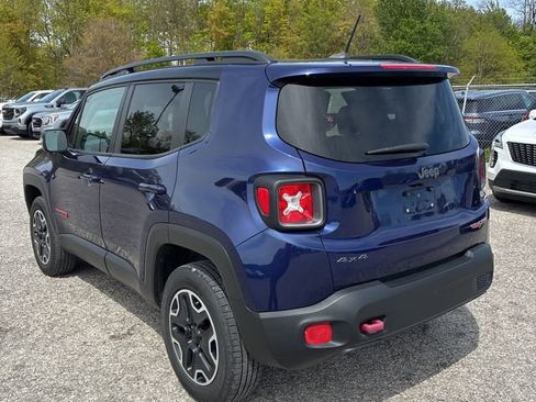 Used 2017 Jeep Renegade Trailhawk AWD/4WD image 2