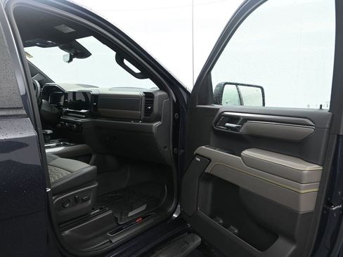 Used 2024 Chevrolet Silverado 1500 ZR2 w/ Technology Package AWD/4WD image 14