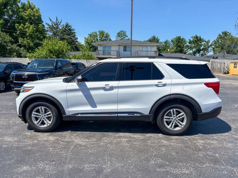 Used 2020 Ford Explorer XLT w/ Equipment Group 202A AWD/4WD image 5