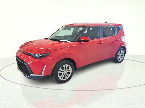 Certified 2024 Kia Soul LX FWD image 2