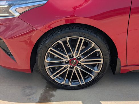 Used 2022 Kia Forte GT w/ GT Technology Package FWD image 12