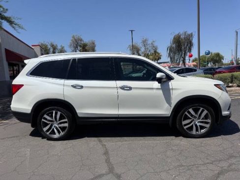 Used 2017 Honda Pilot Touring image 2