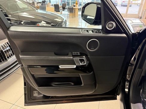 Used 2017 Land Rover Range Rover Supercharged image 9