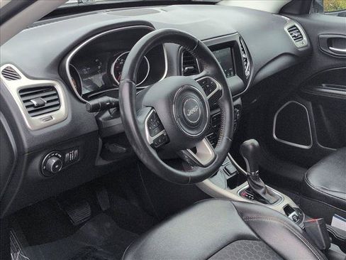 Used 2017 Jeep Compass Latitude w/ Popular Equipment Group AWD/4WD image 10