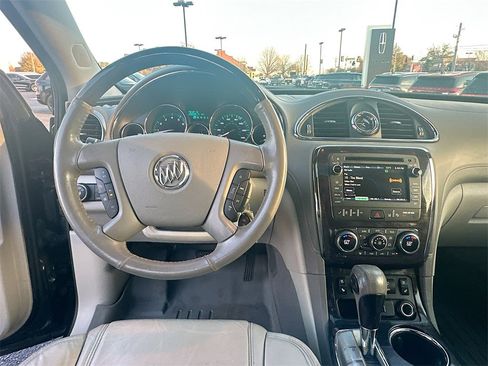 Used 2017 Buick Enclave Premium image 19