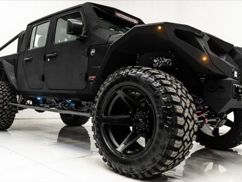 Used 2025 Jeep Gladiator Sport image 6