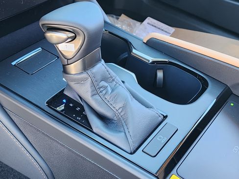 New 2025 Lexus ES 350 w/ Premium Package image 32