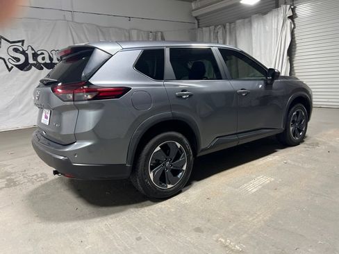 Used 2024 Nissan Rogue SV AWD/4WD image 7