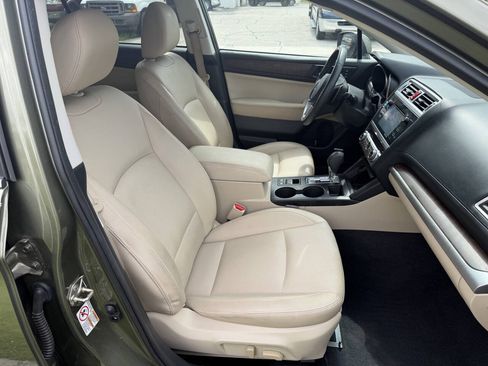 Used 2017 Subaru Outback 2.5i Limited AWD/4WD image 11