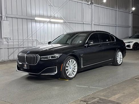Used 2022 BMW 745e xDrive w/ Premium Package AWD/4WD image 1