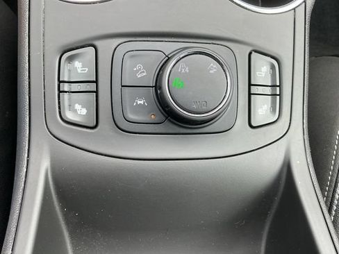 Used 2024 GMC Terrain SLT AWD/4WD image 26