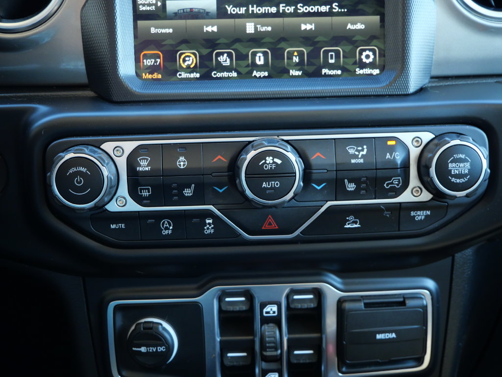Used 2021 Jeep Wrangler Unlimited Sahara AWD/4WD image 28