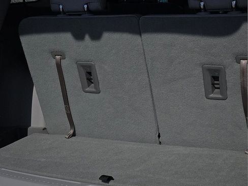 Used 2018 GMC Acadia SLT image 9