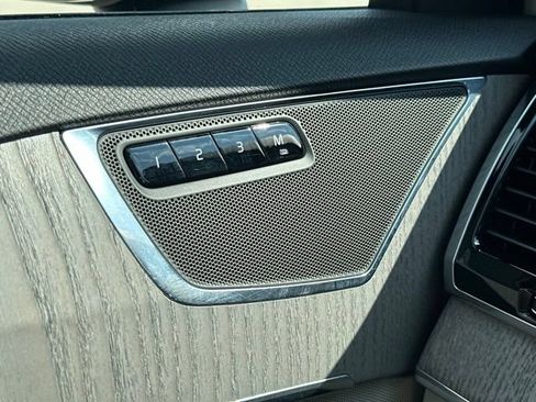 Certified 2025 Volvo XC90 B5 Plus w/ Protection Package Premier AWD/4WD image 31