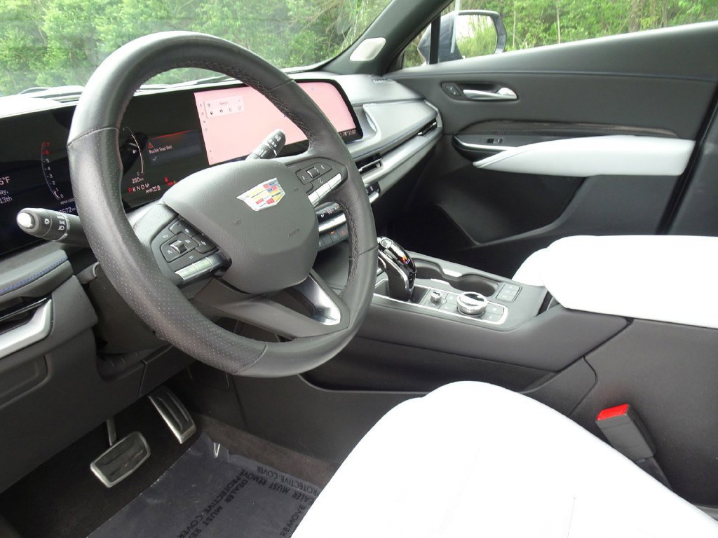 Certified 2024 Cadillac XT4 Sport AWD/4WD image 12
