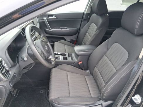 Used 2019 Kia Sportage LX AWD/4WD image 9