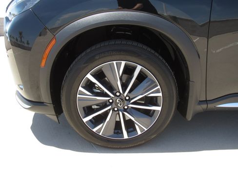 Used 2026 INFINITI QX60 Luxe w/ Family Package AWD/4WD image 4