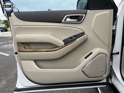 Used 2017 GMC Yukon Denali w/ Open Road Package AWD/4WD image 9
