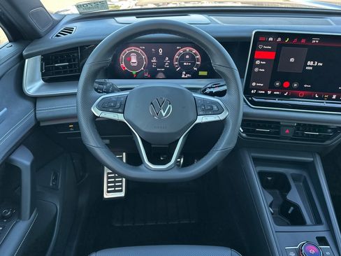 New 2026 Volkswagen Tiguan SE R-Line image 12