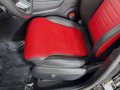 Used 2024 Mercedes-Benz GLC 300 4MATIC image 20