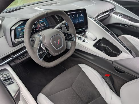 Used 2025 Chevrolet Corvette Stingray Preferred Cpe w/ Z51 Performance Package RWD image 20