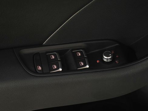 Used 2016 Audi A3 e-tron Premium w/ Audi MMI Navigation Plus FWD image 21