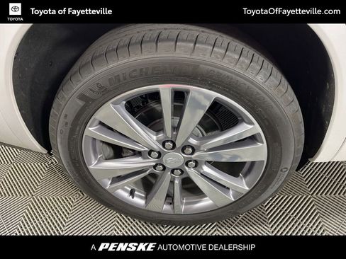 Used 2024 Cadillac XT6 Premium Luxury w/ Technology Package image 18